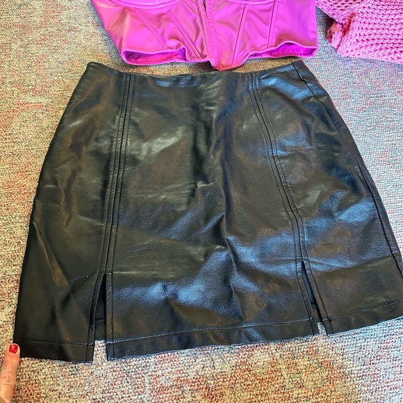 Dresses & Skirts - GUC WINDSOR Pleather MINI SKIRT  waist 15in length 17